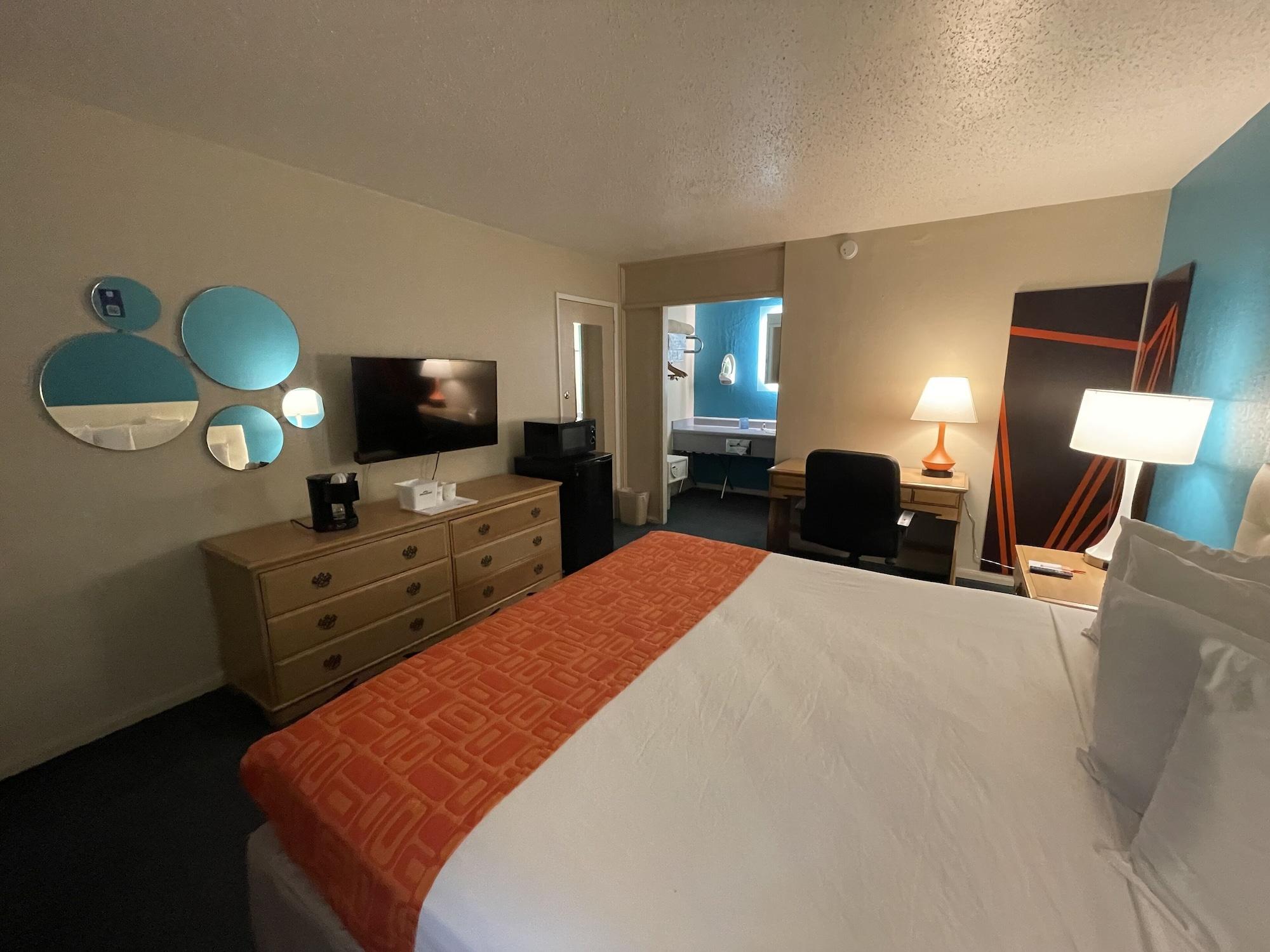 Howard Johnson By Wyndham Bakersfield Eksteriør billede