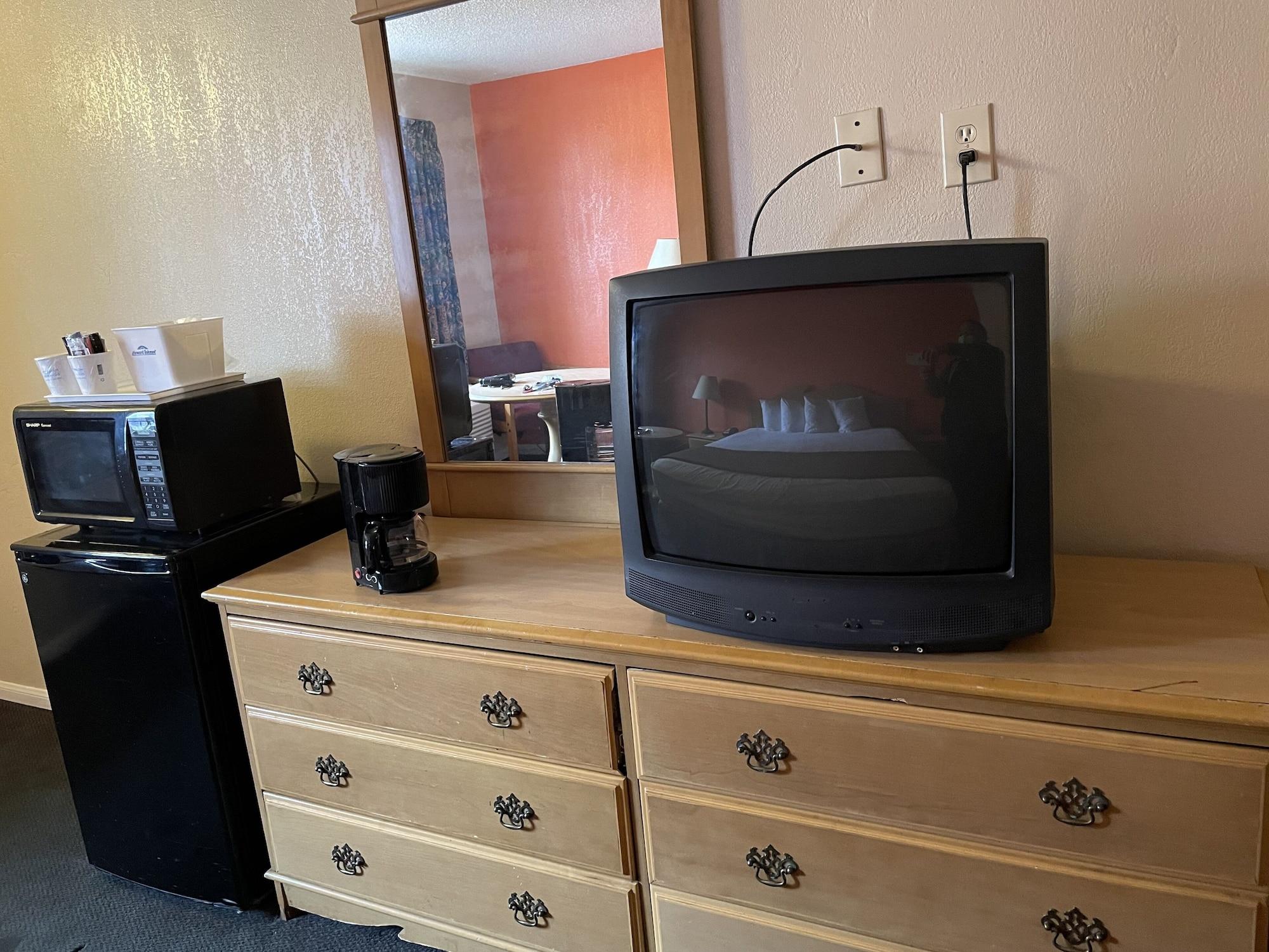 Howard Johnson By Wyndham Bakersfield Eksteriør billede